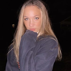 Meet your Posher, Chloe